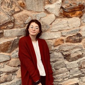 Meet your Posher, Abigail